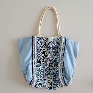 Light blue shoulder bag w/ beaded design